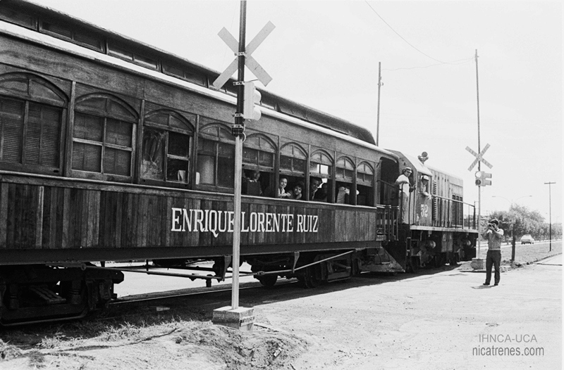 locomotive No.52 with passenger car nicaragua Railroad